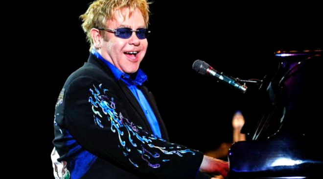 Evinde düşen Elton John hastaneye kaldırıldı